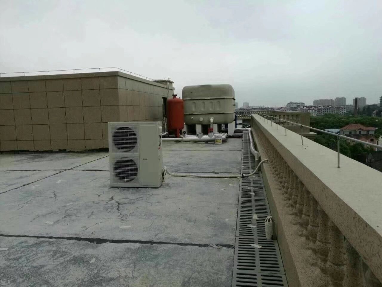 恒温恒湿机外机